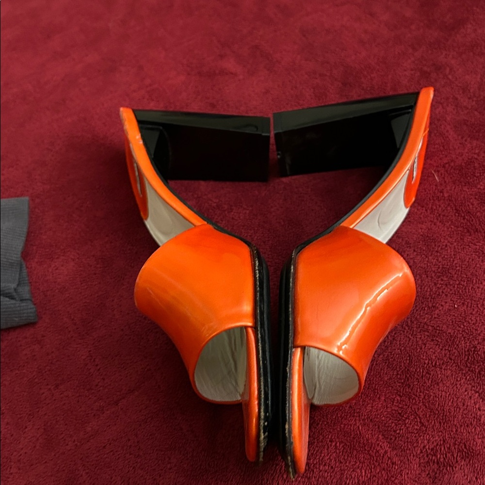 Stuart Weitzman heels - Picture 10 of 11